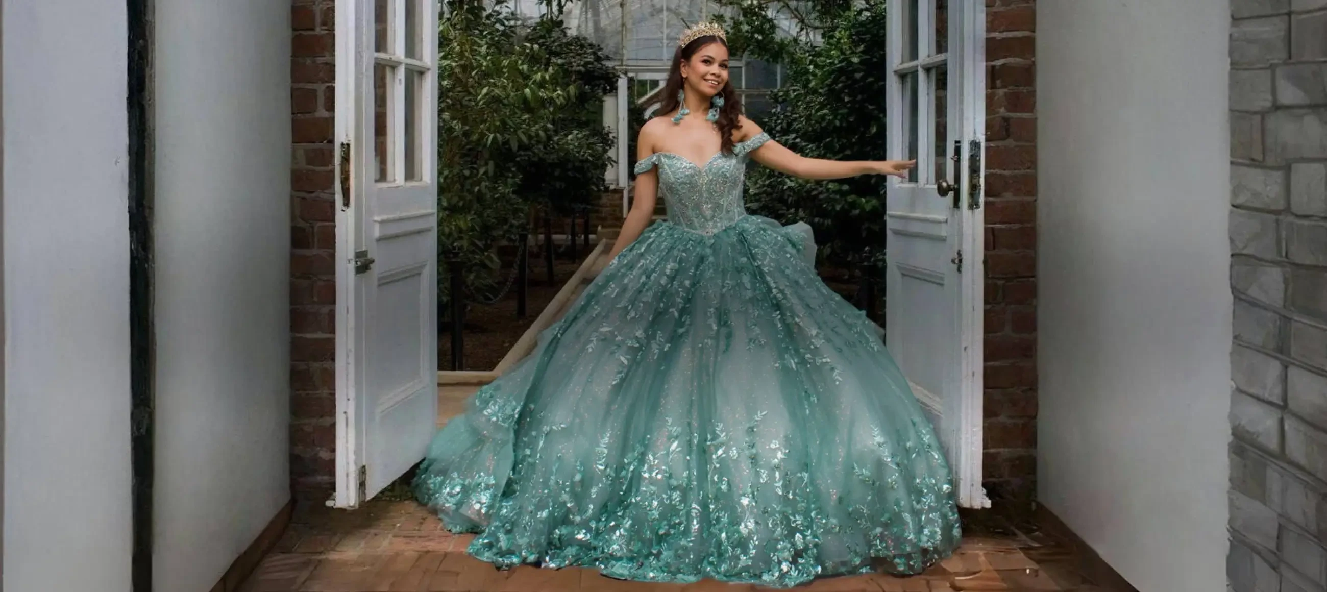 Quinceanera Slide Desktop