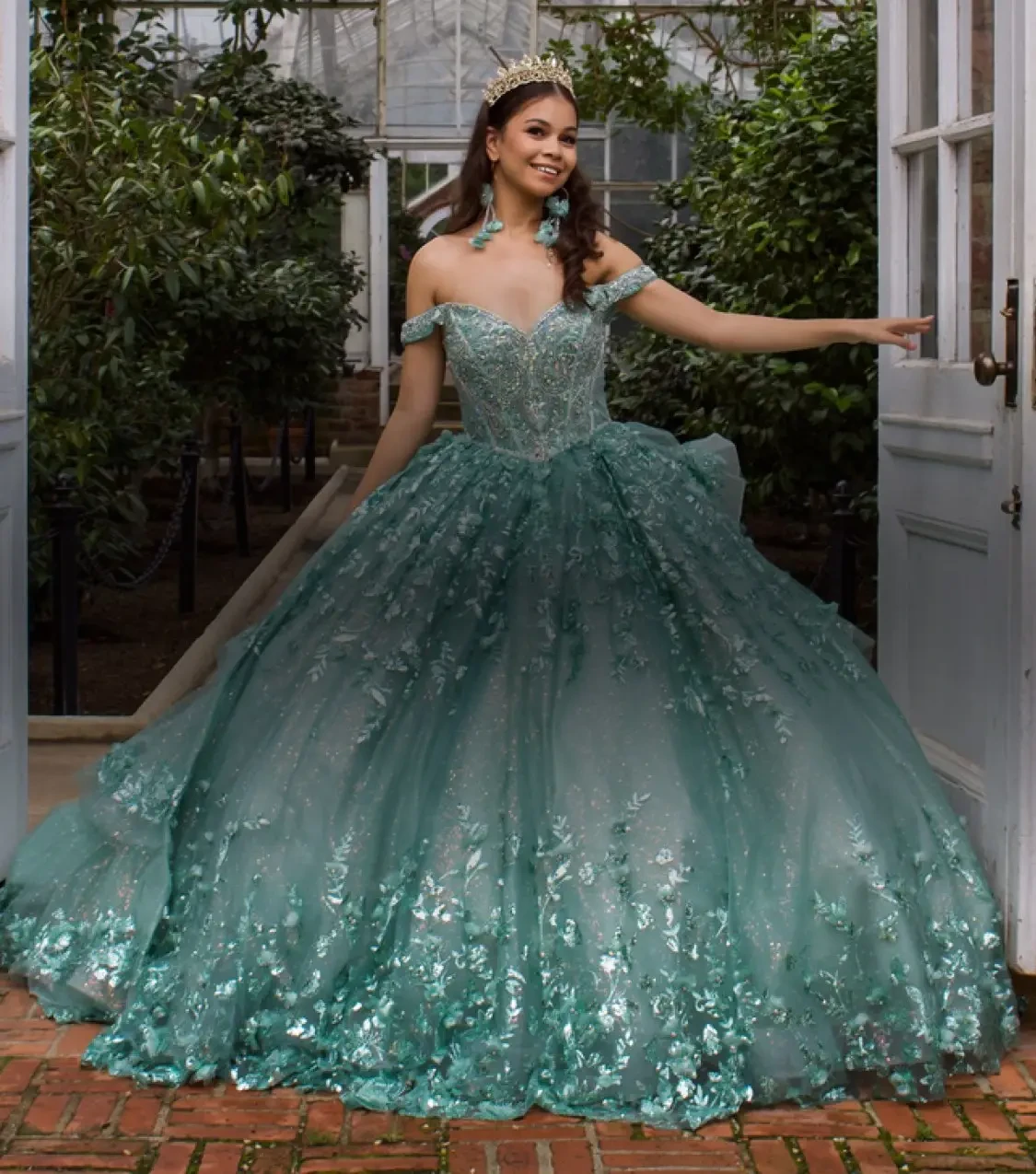 Quinceanera Slide Mobile